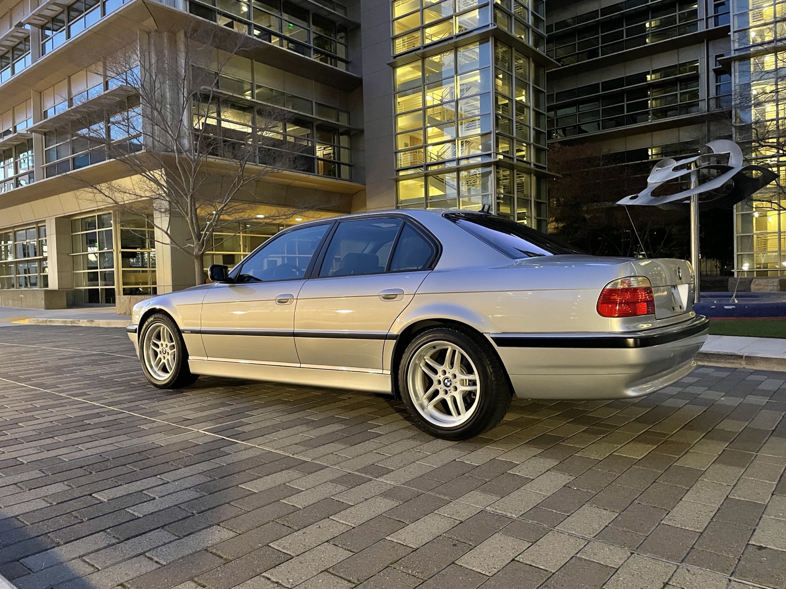 2001 E38 740i — frame 2